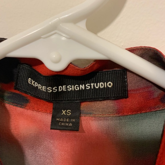 Express Blouse - Picture 6 of 6